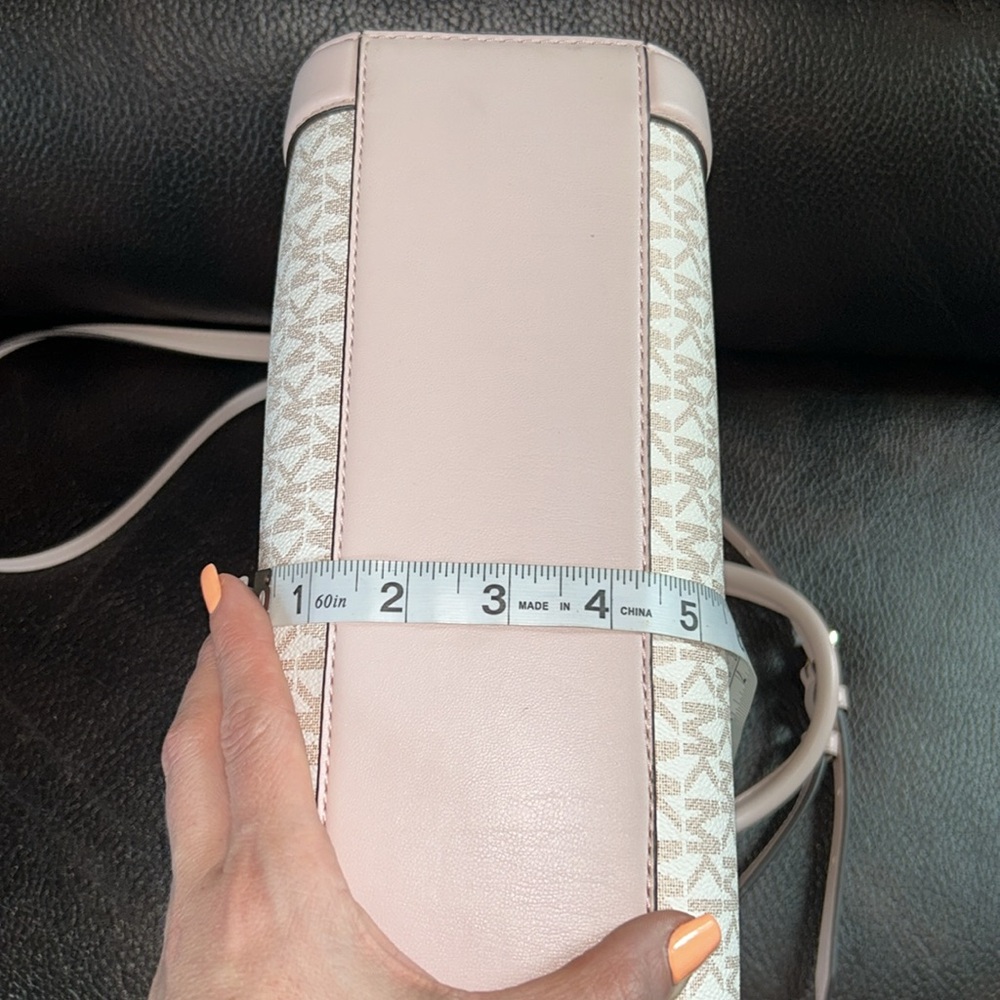 Michael Kors Tote - Picture 13 of 13